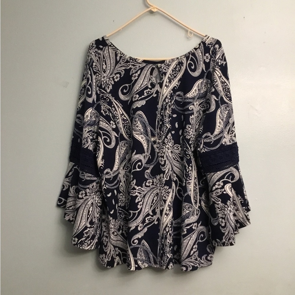 ROOMMATES SHIRT - Picture 3 of 12